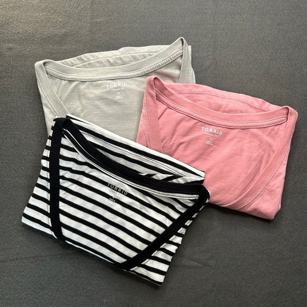 3 Torrid Casual Basic V neck Size 2 Shirts Lot Stripes Solid Light Colors